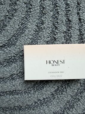 Honest beauty eyeshadow trio truly enticing smoky grey